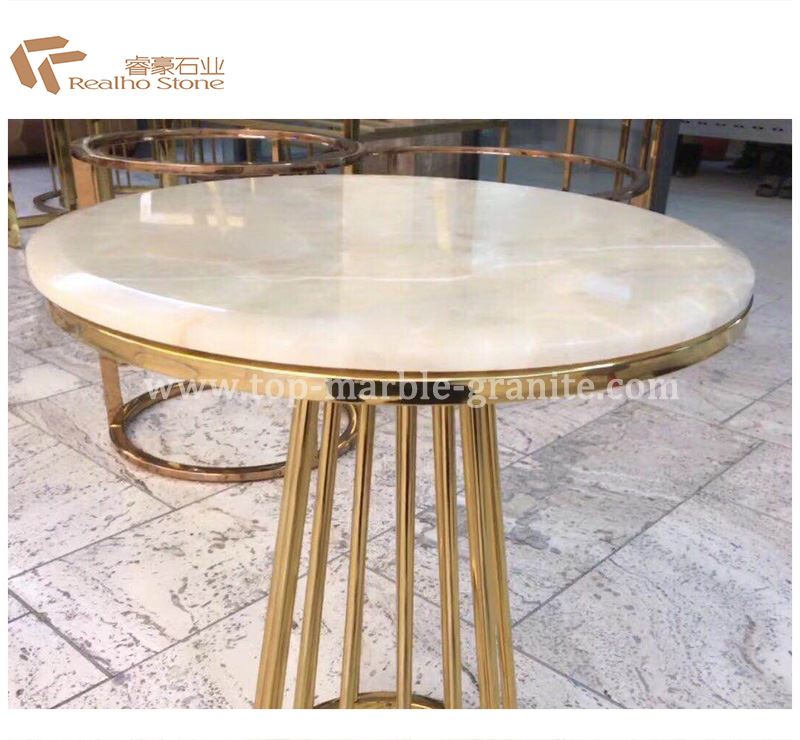 white marble round table
