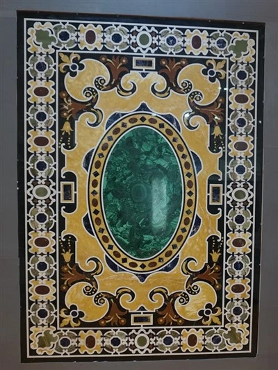 Medalion marmurowy