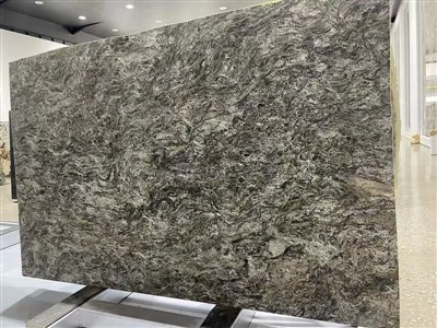 Granit platynowy