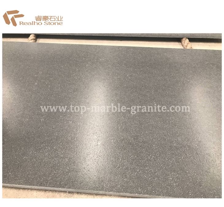 Black Granite with Leathered Surface of Countertop
